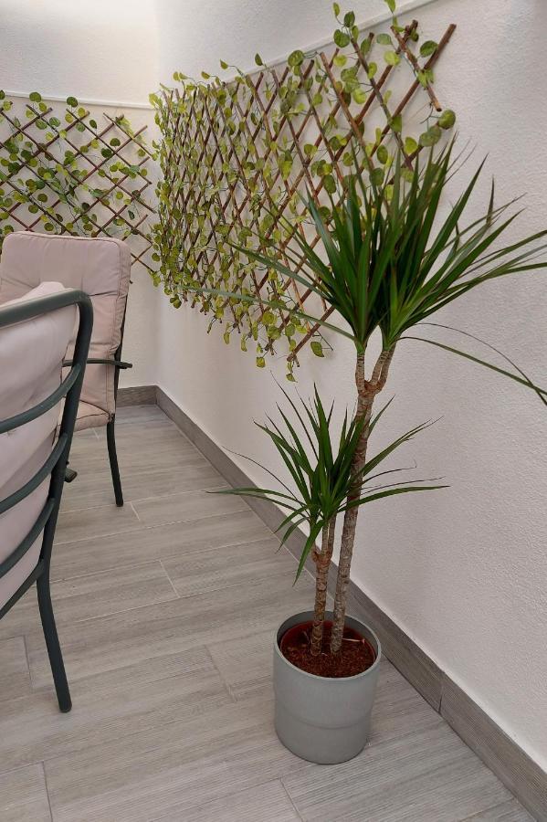 In Apartment Lisbon